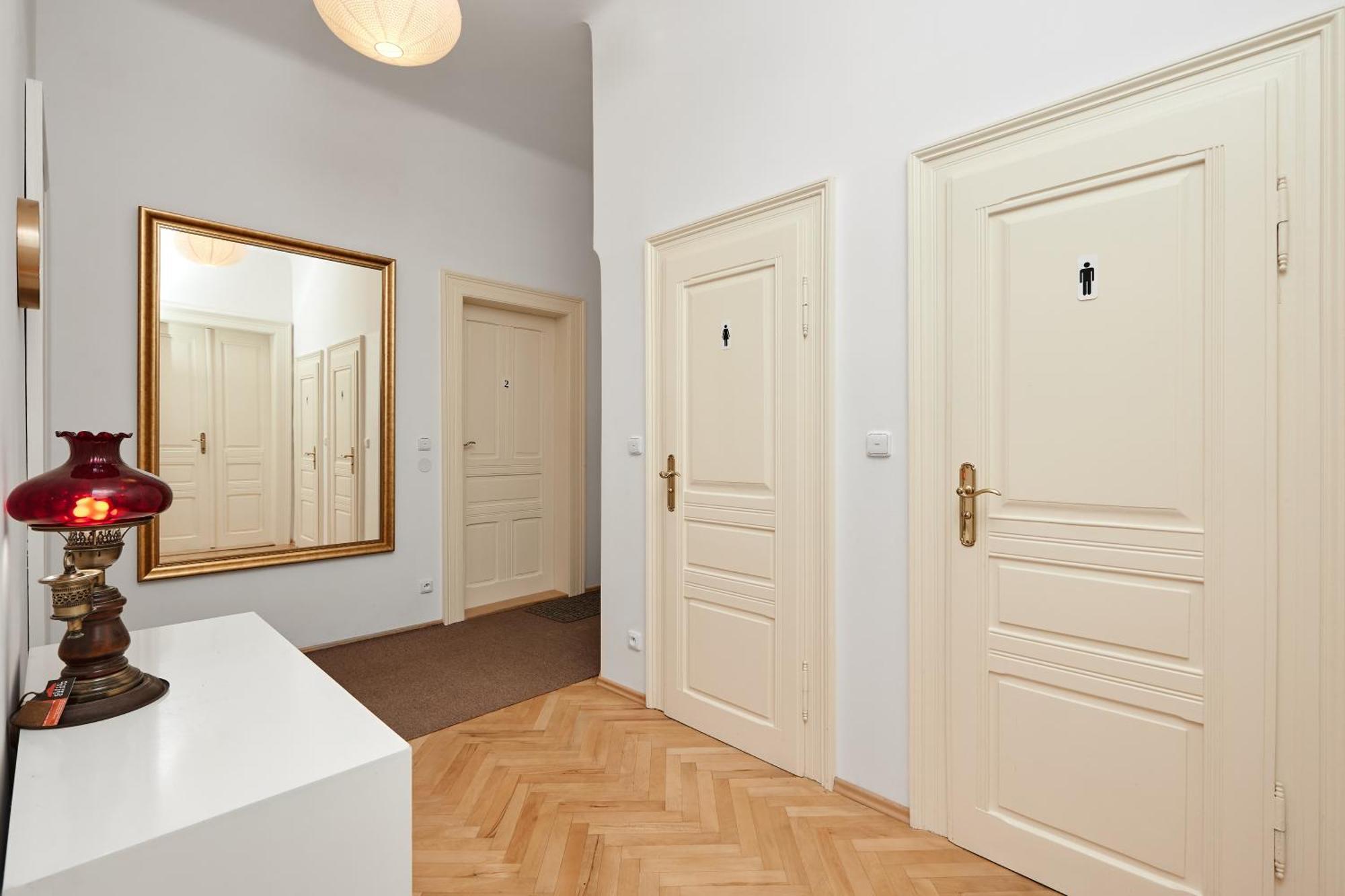 Old Town & Parking Assistance * Praag